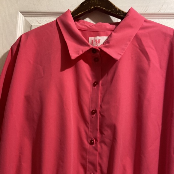 Hilary MacMillan Barbie - Picture 2 of 10